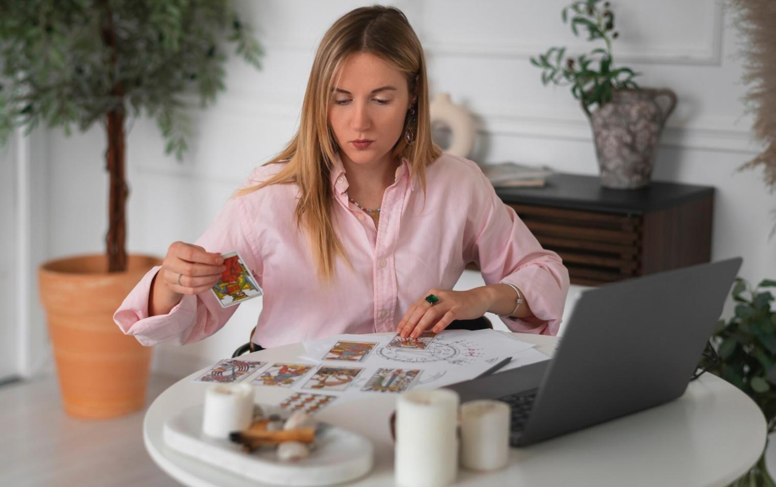 Sesión de consultoría financiera personalizada en banqirelo